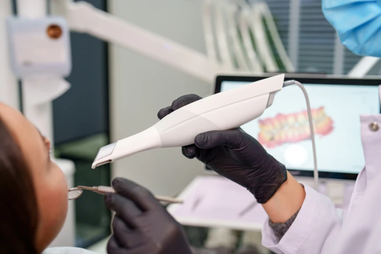 scanner optique intra-oral - emprunte 3D orthodontiste